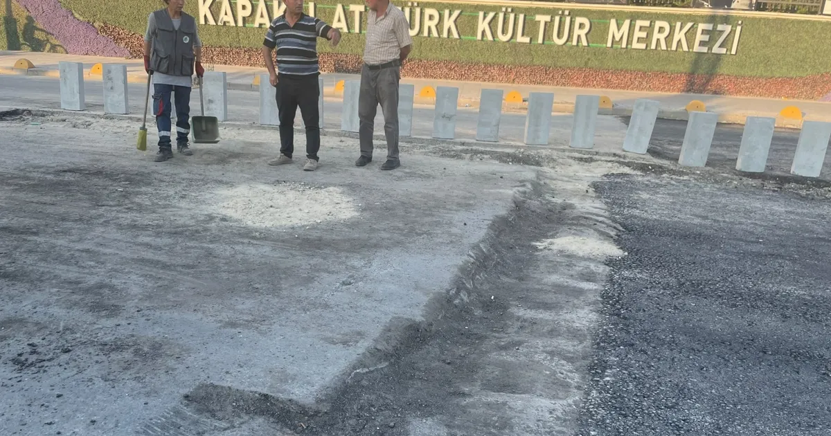 YAPIMI SÜREN YOLDA MOTOSİKLET DEVRİLDİ Batı Ekspres