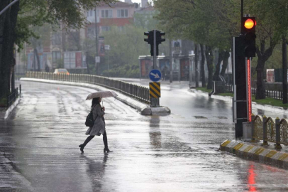 EDİRNE GÜNE YAĞIŞLA BAŞLADI