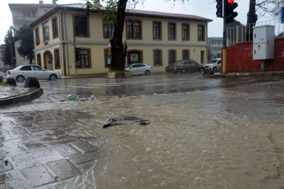 TEKİRDAĞ’DA SAĞANAK YAĞIŞ