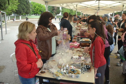 BAHAR ŞENLİĞİ VE KERMES BİR ARADA