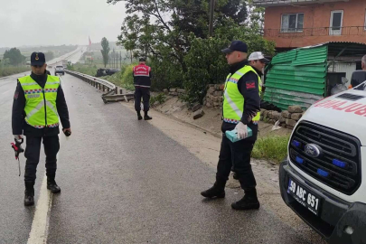 TEKİRDAĞ’DA OTOBÜS BEKLEYEN YAYAYA OTOMOBİL ÇARPTI: 1 ÖLÜ