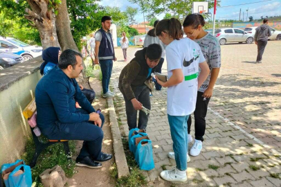 KAYMAKAMDAN ÖĞRENCİLERE DONDURMA