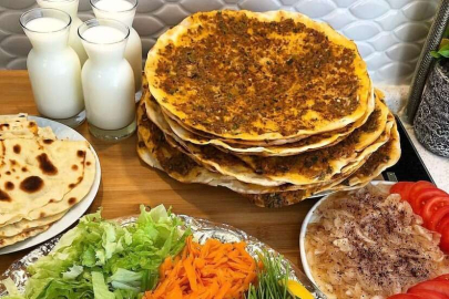 EV YAPIMI LAHMACUN