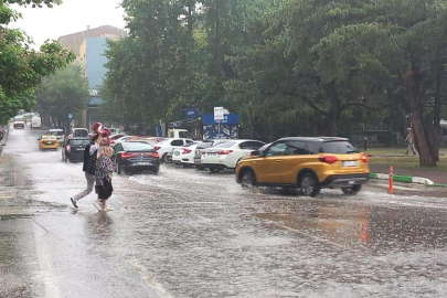 CADDE VE SOKAKLAR GÖLE DÖNDÜ