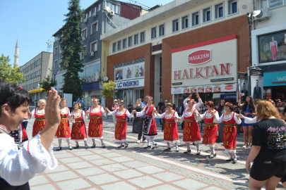 SARAÇLAR’DA FOLKLOR RÜZGARI