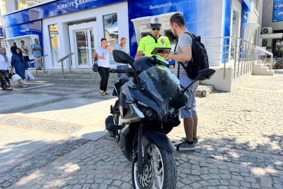 SARAÇLAR CADDESİ'NDE TRAFİK DENETİMİ YAPILDI