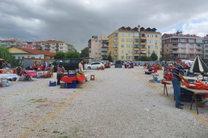 Üretici Kadınlar Pazarı tezgâhları topladı: ÜRETİCİ KADINLARDAN ÇADIR TALEBİ