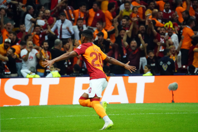 GALATASARAY YENİLMEZLİK SERİSİNİ 11 MAÇA ÇIKARDI