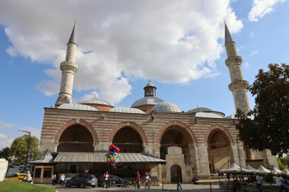 EDİRNE'DE CAMİ PARATONERİNİN BAKIR BORUSU ÇALINDI