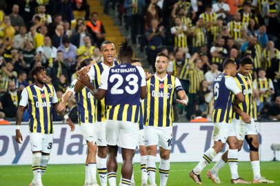 FENERBAHÇE AVRUPA'DA ZİRVEYİ BIRAKMADI