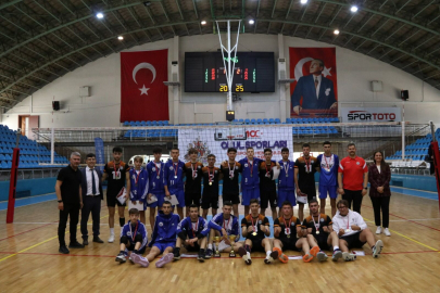 EDİRNE’DE LİSELERARASI VOLEYBOL TURNUVASI