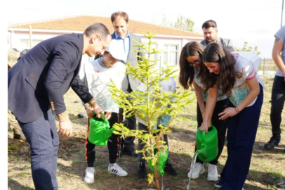 KÜPLÜ’DE FİDANLAR TOPRAKLA BULUŞTU