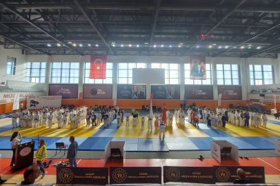 Judo şampiyonasına zeybekli açılış