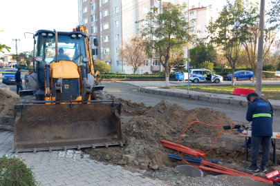 Kepçe doğalgaz borusunu patlattı