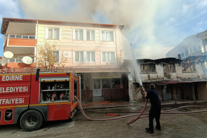 Metruk evdeki yangın apartmana sıçradı