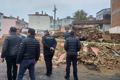 Enkazdan yaralı çıkarılan kişi hayatını kaybetti