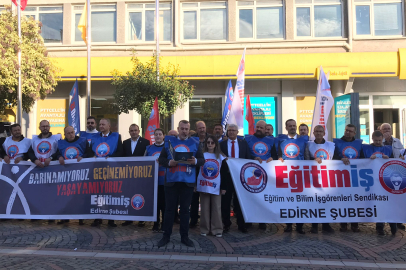 Edirne’de öğretmenler törende değil alanda