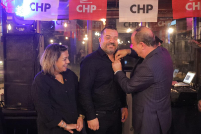 Gürkan’dan yeni CHP üyelerine rozet