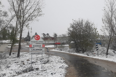 Edirne’nin sınır köyleri beyaza büründü