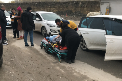 Edirne'de iki otomobil çarpıştı