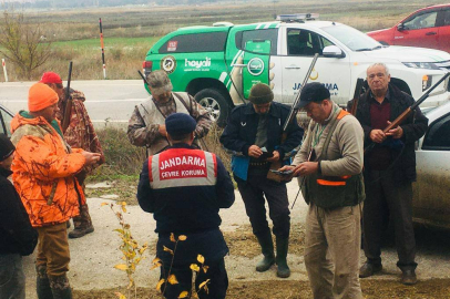 Jandarma Çiftlik köyde avcıları denetledi