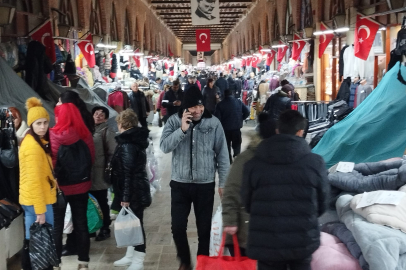 Soğuk hava kapalı çarşıları doldurdu