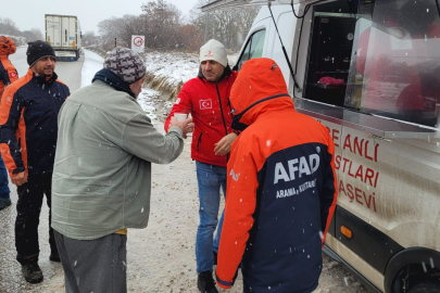 AFAD ve Kızılay’dan TIR şoförlerine ikram