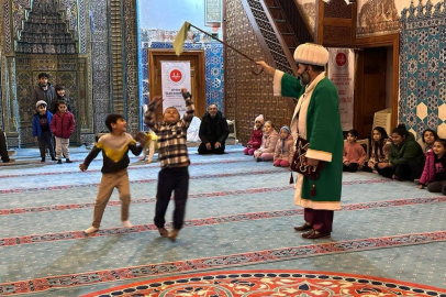 Muradiye'de çocuklar Nasreddin Hoca'yla buluştu