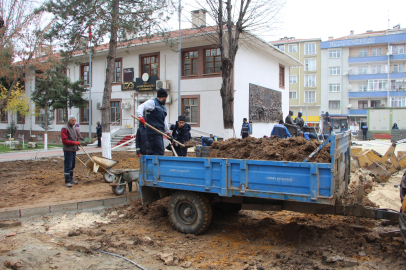 Ecevit Parkı ve belediye meydan projesi gün sayıyor