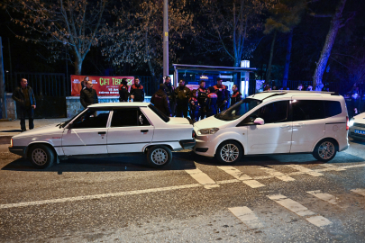 Alkollü sürücü polis aracına çarpınca yakalandı