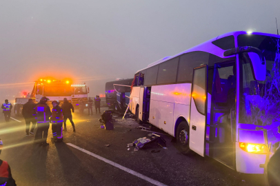 Zincirleme kazada 10 kişi öldü, 54 kişi yaralandı