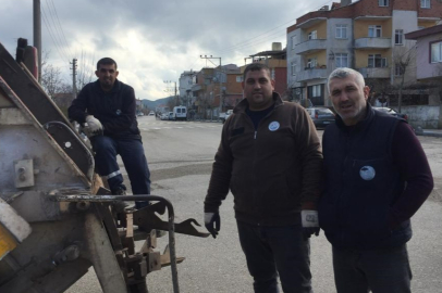 Edirne'de 5 köpek yavrusunu çöpe attılar