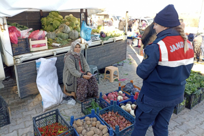 Pazar yerinde KADES tanıtımı