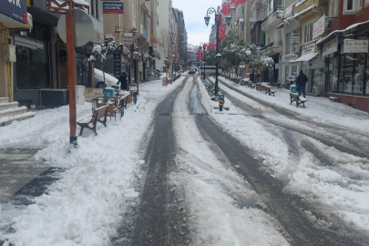 Uzunlar, kar yağışı sonrası şehirde son durumu açıkladı