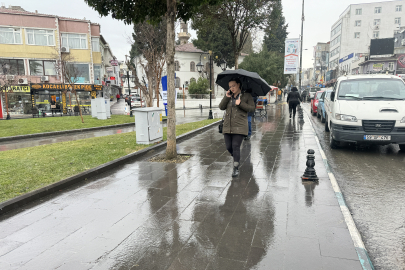 Tekirdağ'da sağanak yağış etkili oluyor