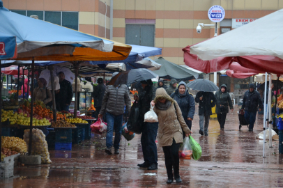 Keşan’da yağmur ve rüzgar hayatı olumsuz etkiledi