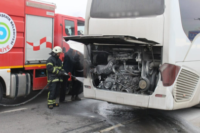 Tamire giden yolcu otobüsünde yangın çıktı