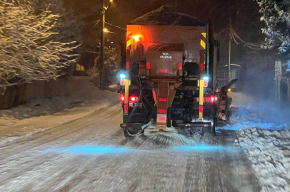 Kocaali-Hendek yolu kar nedeniyle ulaşıma kapatıldı