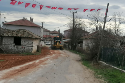 Naipyusuf’ta bozulan yollar tamir ediliyor