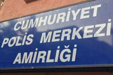 Sevgililer alkol masasında birbirlerini darp ettiler