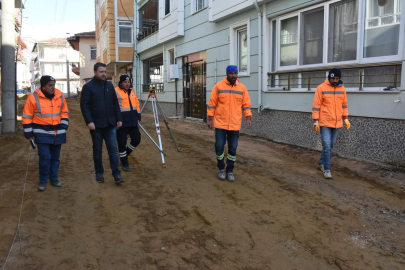 Başkan Var yol çalışmalarını inceledi