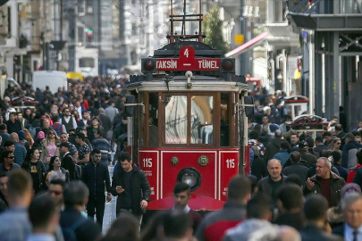 Türkiye nüfusu 85 milyon 372 bini geçti