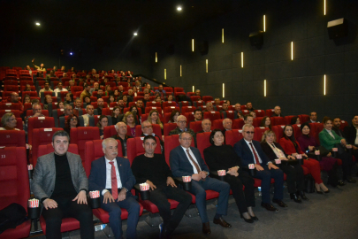 Sadık Ahmet'in ailesi, filmin sonunda gözyaşlarına hakim olamadı