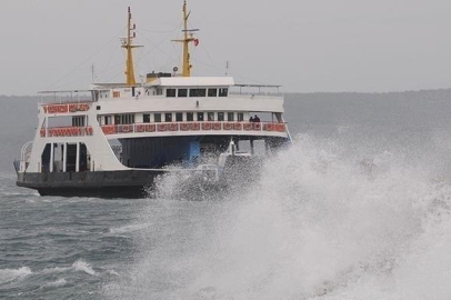 Yarınki Gökçeada ve Bozcaada feribot seferleri iptal edildi