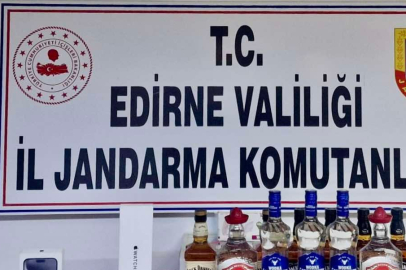 Bir araçta gümrük kaçağı içki ile geçirildi