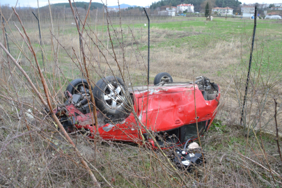 Şarampole uçan otomobilin sürücüsü yaralandı