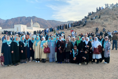 Umreciler Medine'deki ziyaretlerini tamamladı