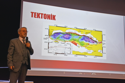 Prof. Dr. Naci Görür, Tekirdağ'da konferansa katıldı