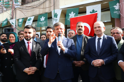 Davutoğlu, Tekirdağ'da seçim ofisi açılışında konuştu