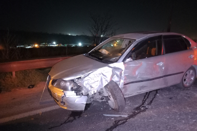 Tekirdağ'da iki otomobil çarpıştı